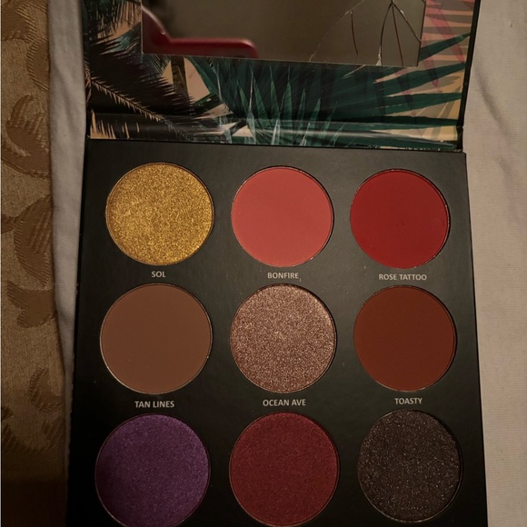 Estate Venice Fling Palette by Bailey Sarian - Picture 4 of 4